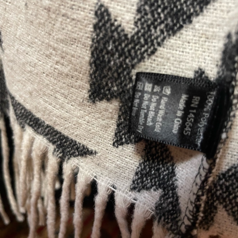 Aztec Patterned Poncho with Fringe - Picture 3 of 4